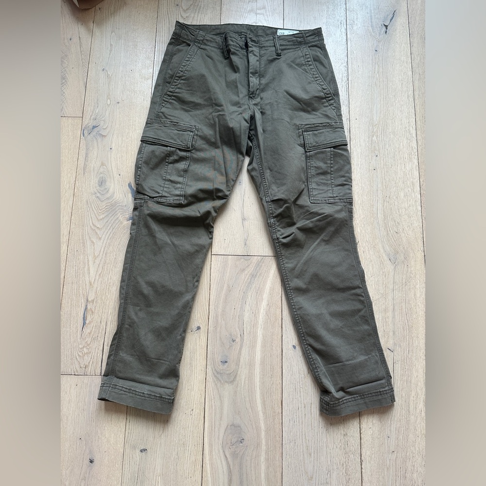 Gap Men's Olive garment dyed Cargo Pants waist 32